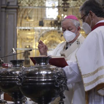 Encabeza arzobispo misa crismal y renovación de promesas sacerdotales