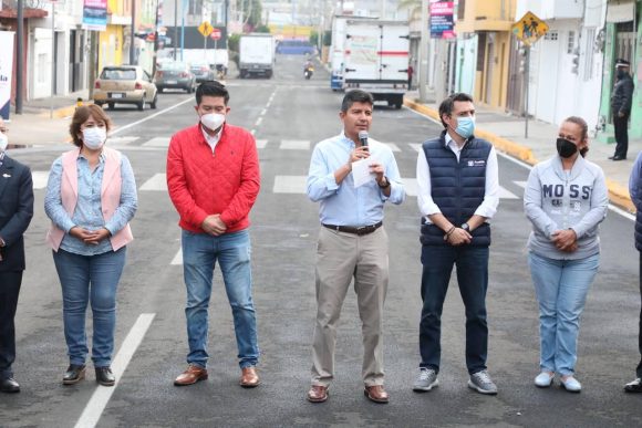 Eduardo Rivera entrega calle 55 sur en beneficio de más de 13 mil usuarios