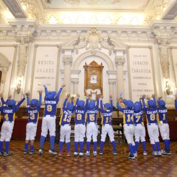 Palacio Municipal recibe a Promesas Deportivas de Puebla