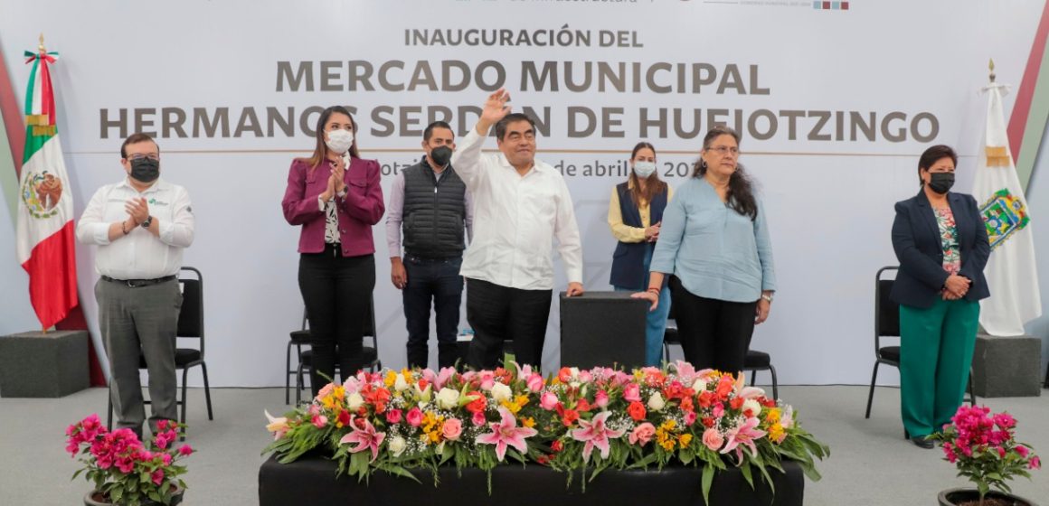 Gobierno inaugura mercado municipal en Huejotzingo