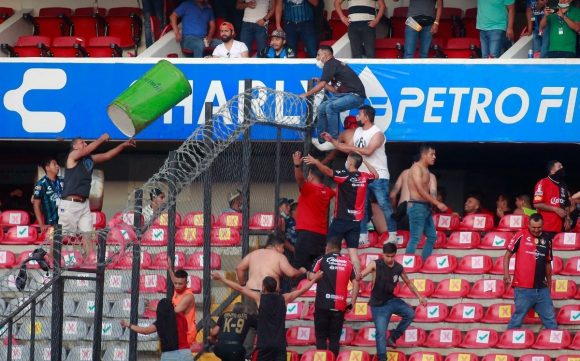 Destituyen a titulares de Seguridad y Protección Civil de Querétaro tras riña en el Estadio Corregidora