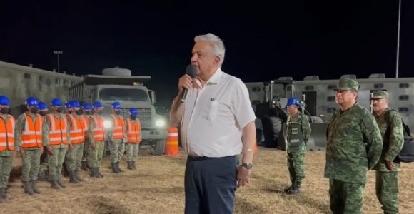 “Cuiden y defiendan estas obras”: AMLO a militares que inician construcción de los tramos 6 y 7 del Tren Maya