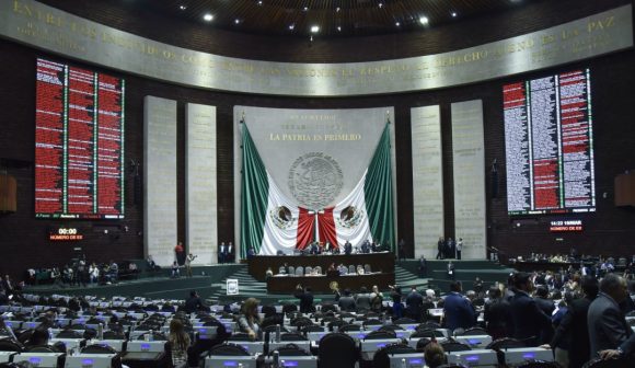 Aprueban en lo general el dictamen de reforma eléctrica de AMLO