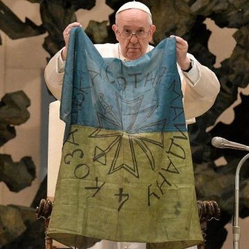 Papa condenó la “horrenda crueldad” en Bucha