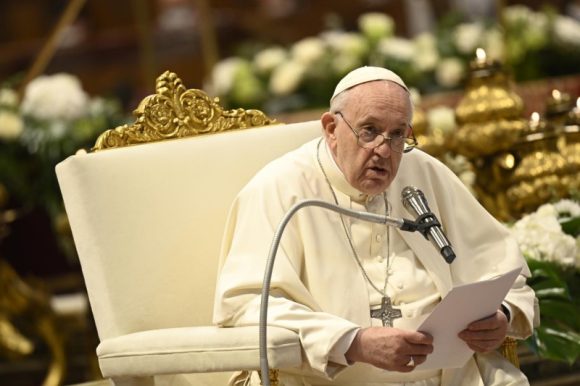 Papa Francisco pidió que se frene el ataque a Ucrania