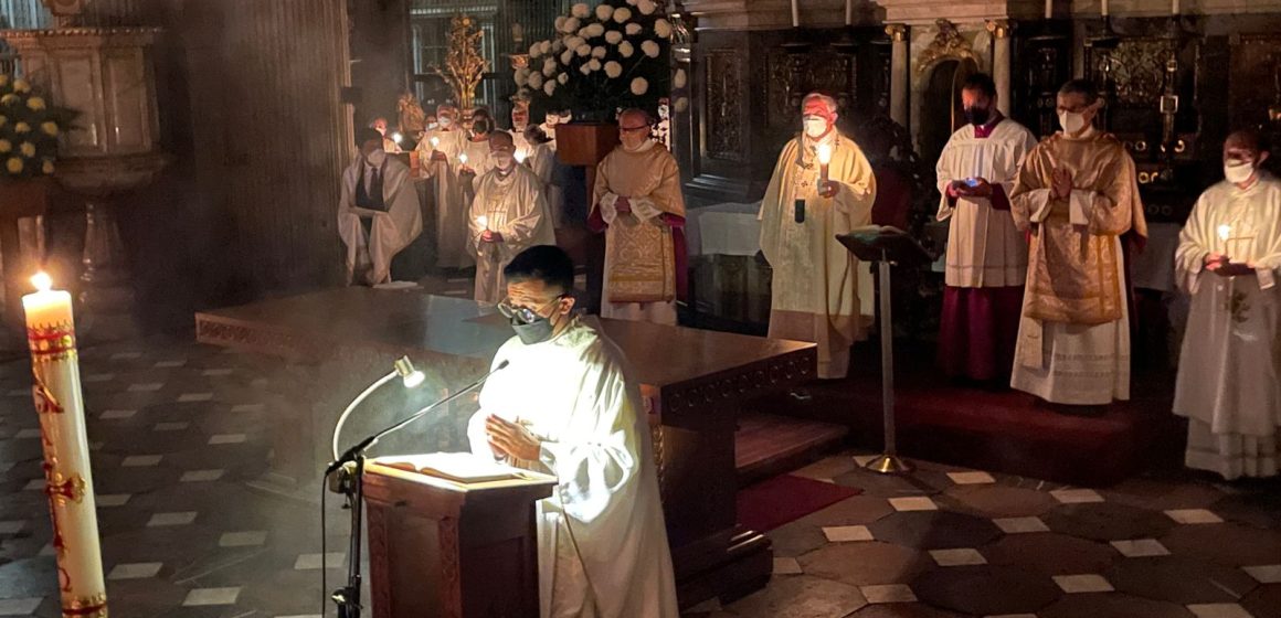 Encabeza arzobispo Vigilia Pascual y llama a mantener la esperanza
