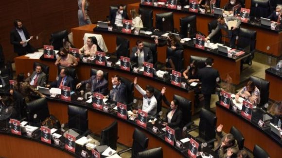 f608x342-153535_183258_15 Senado aprueba en lo general reforma para que litio sea de la nación