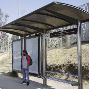 Retoma el Ayuntamiento de Puebla proyecto de renta de paraderos