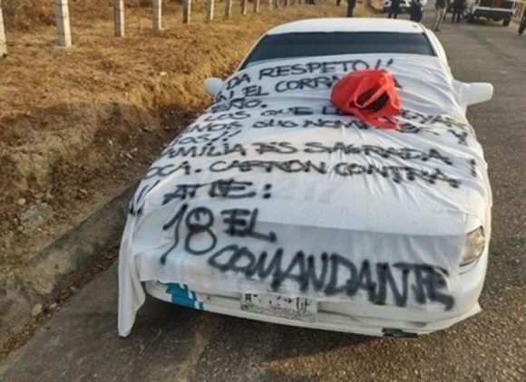 txi-guerrero Encuentran cinco cuerpos dentro de un taxi en Juchitán, Guerrero