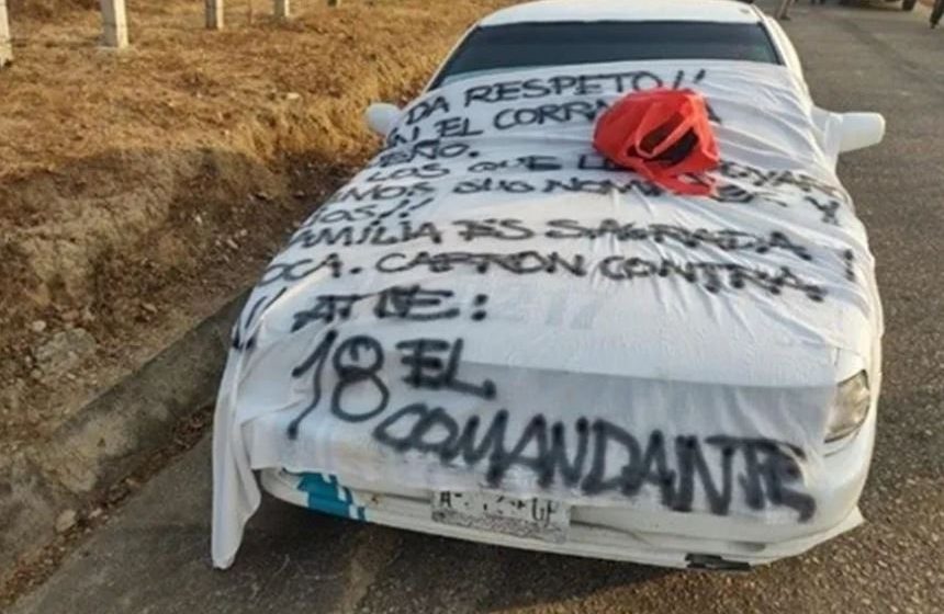 Encuentran cinco cuerpos dentro de un taxi en Juchitán, Guerrero