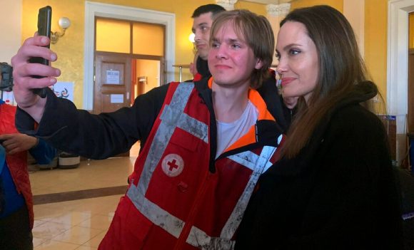 Angelina Jolie viaja a Ucrania para dar apoyo a desplazados