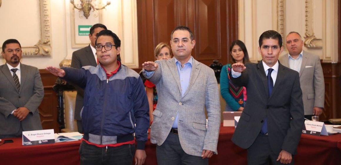 Eduardo Rivera Pérez toma protesta a integrantes del comité ciudadano para la transparencia y municipio abierto