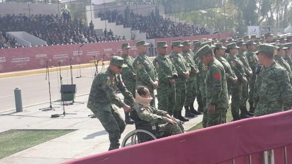 267cd007-0108-4ff2-b50b-da49478719bb Golpe de calor provocó desmayo de 15 soldados y civiles en el desfile 5 de Mayo