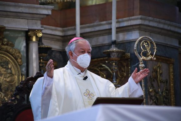 Felicita arzobispo Sánchez Espinosa a todas las mamás en su día