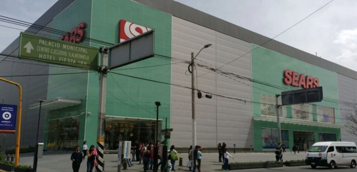 Esposo asesina a dos personas dentro de Sears en Tlalnepantla; luego se mata