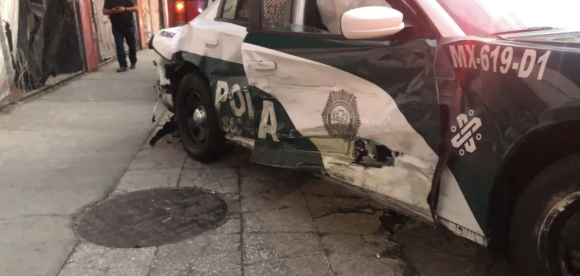 (VIDEO) Patrulla en CDMX choca contra auto particular; se reportan cinco lesionados