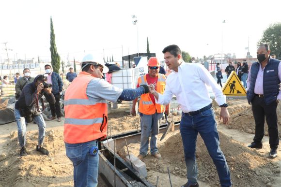 Eduardo Rivera supervisa avance de obra en parque Romero Vargas