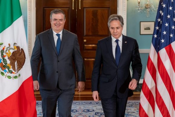 Marcelo Ebrard da negativo a Covid-19