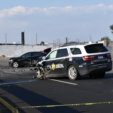 Detienen a hombre por robo, hurta patrulla y provoca accidente