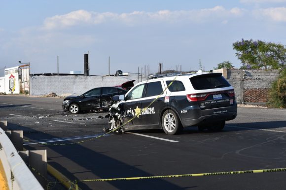 patrulla Querétaro Detienen a hombre por robo, hurta patrulla y provoca accidente
