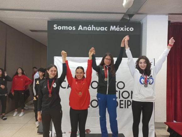 Luz Nohemí Cervantes gana título en el Nacional de Taekwondo de CONADEIP