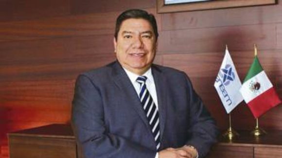 Renuncia Víctor Hernández a la dirección del SENEAM