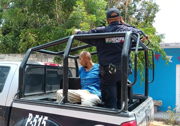 Drogado incendia la casa de su madre en Izúcar de Matamoros