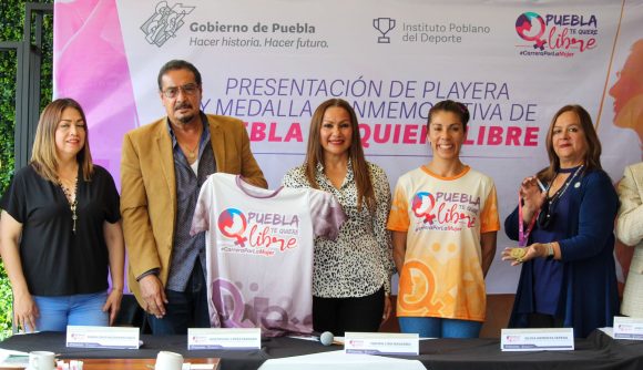 Presenta INPODE playera y medalla de carrera “Puebla te quiere libre”