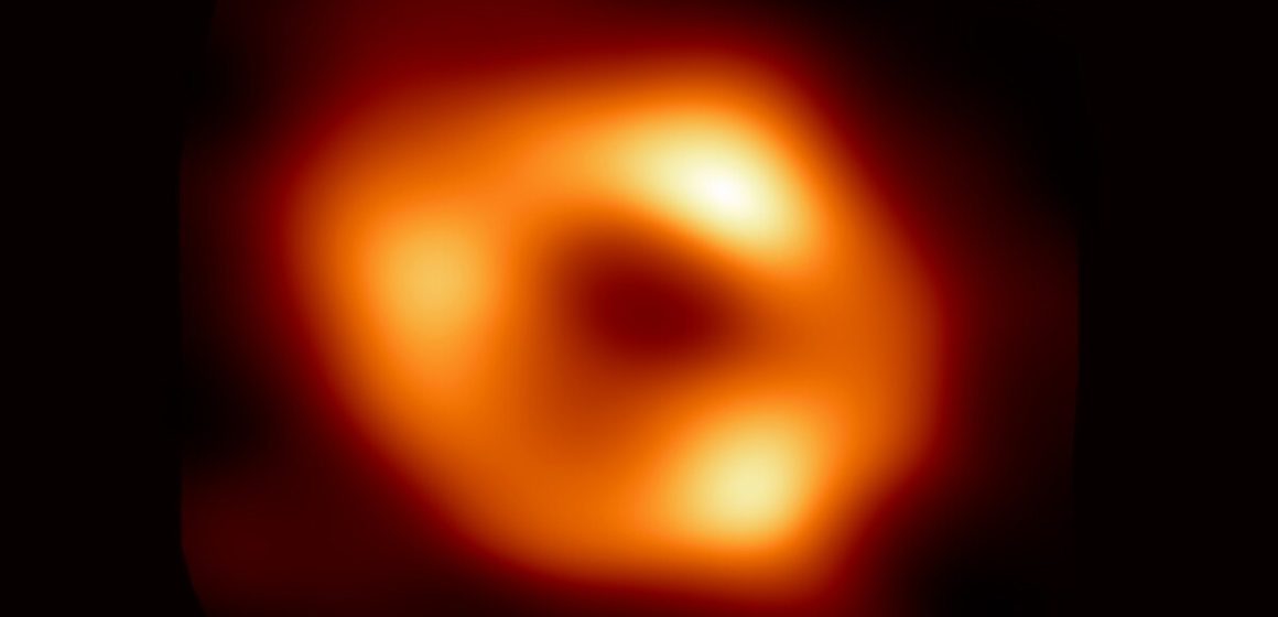 Captan por primera vez imagen de agujero negro dentro de la Vía Láctea