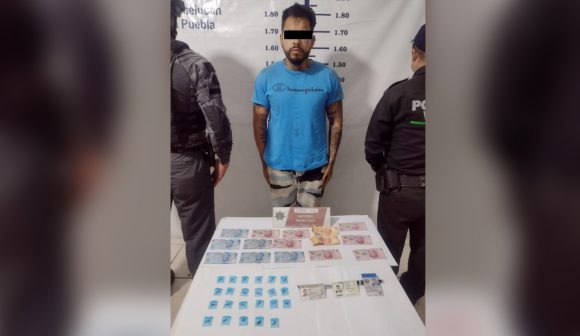 detenido droga Detienen a hombre por amenazar a un oficial, además por portar droga