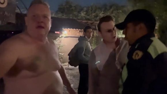 Agreden a mujer en Val´quirico, por pedirle deje de orinarse; dijo pertenecer a embajada de Francia