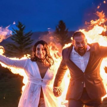 (VIDEO) Novios se prenden fuego en su boda