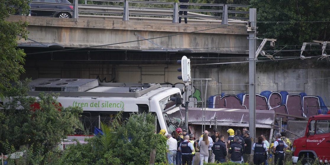 Choque de trenes deja un muerto y 85 heridos cerca de Barcelona