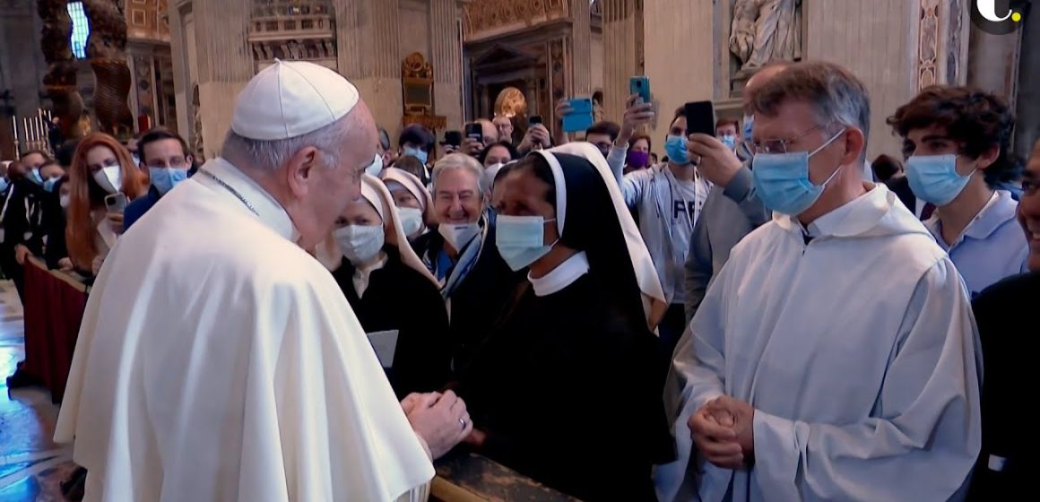 Autoriza el Papa Francisco pagar 1 millón de euros para liberar a monja secuestrada en Mali