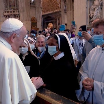 Autoriza el Papa Francisco pagar 1 millón de euros para liberar a monja secuestrada en Mali