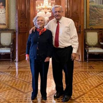 Elena Poniatowska “es sin duda la mejor escritora de México”: AMLO