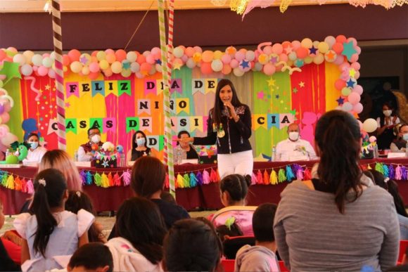 Celebran SEDIF y Cultura a niñas y niños de casas de asistencia