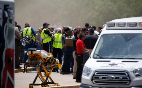 Se registra tiroteo en escuela primaria en Texas deja al menos 15 muertos; el agresor fue abatido