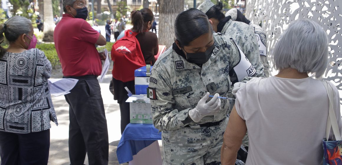 Cumple sector salud en Puebla meta de vacunación; aplica más de 603 mil dosis