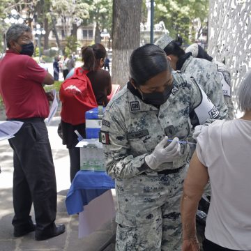 Cumple sector salud en Puebla meta de vacunación; aplica más de 603 mil dosis