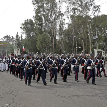 No se cobrarán las sillas para el desfile del 5 de Mayo: Gobierno