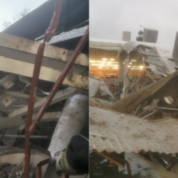 Colapsa techo de supermercado en Mixcoac por fuerte lluvia y granizo