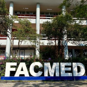 Alumno de Medicina de la UNAM muere tras lanzarse desde edificio en CU