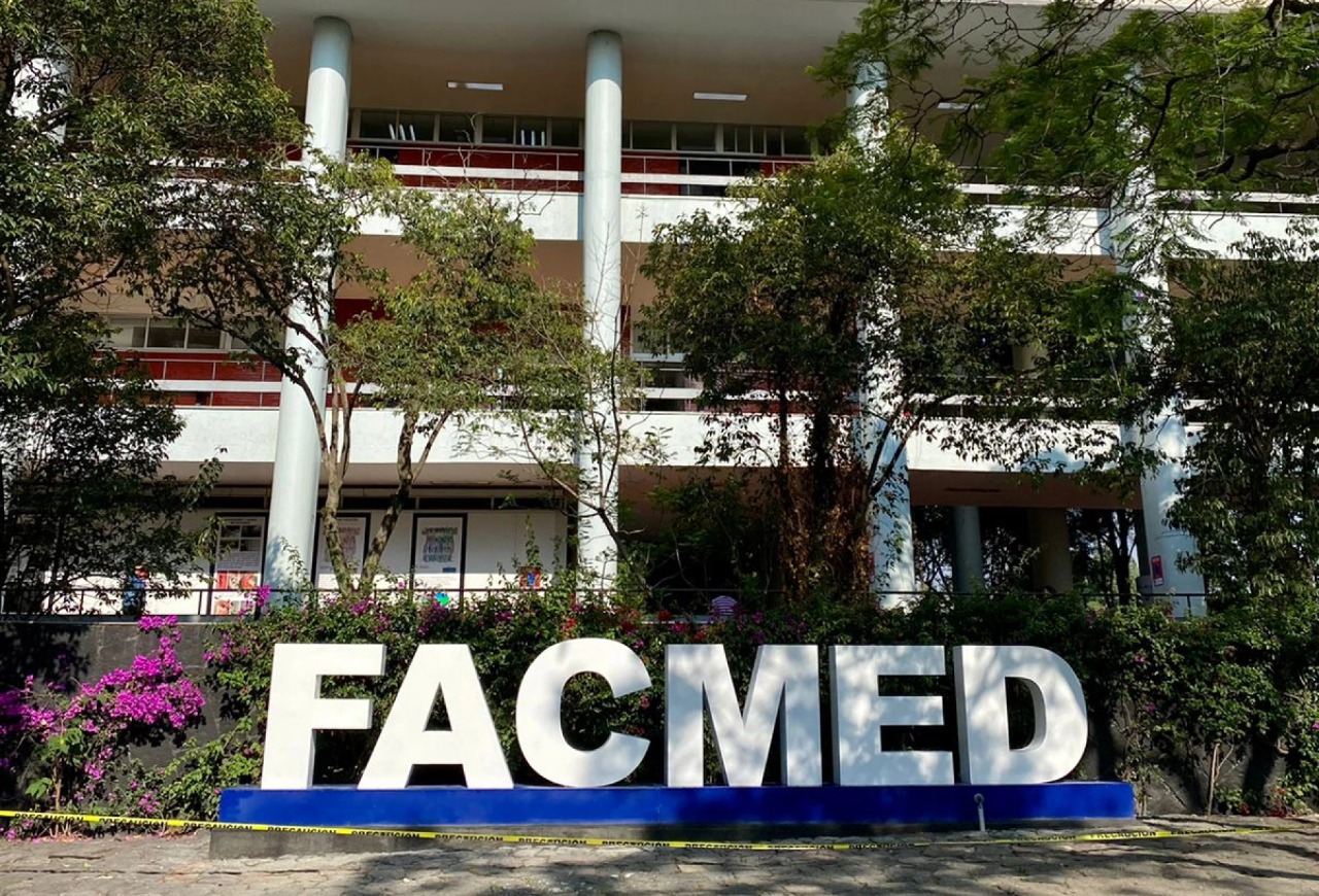 Alumno de Medicina de la UNAM muere tras lanzarse desde edificio en CU