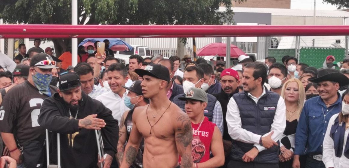 “Sin miedo al éxito papi” visitó a la banda de la Central de Abasto de Puebla