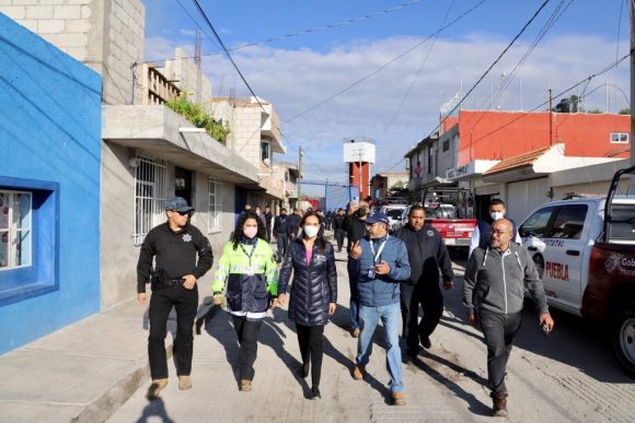Tras incendio, Ayuntamiento de Puebla brinda atención a familias de Buena Vista Tetela