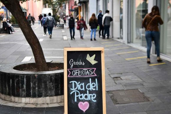 Prevén comercios aumento en ventas de 10% por Día del Padre en Puebla