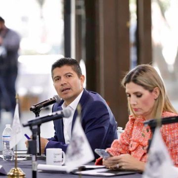 Participa Eduardo Rivera en la tercera sesión de ciudades capitales