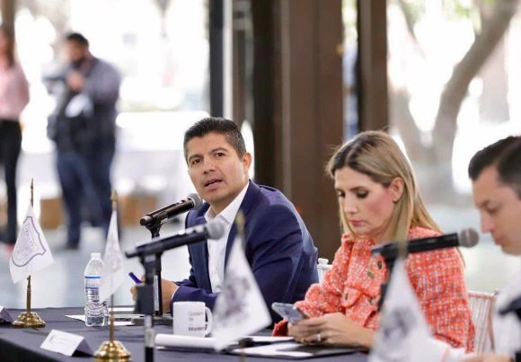 Participa Eduardo Rivera en la tercera sesión de ciudades capitales
