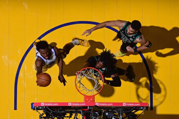 Los Guerreros de Golden State se colocan a un triunfo del título de la NBA